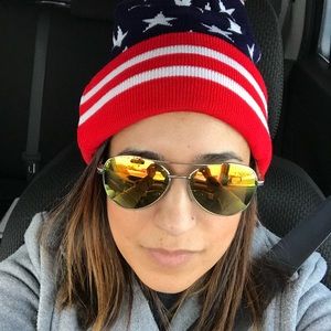 Meet your Posher, Adelina